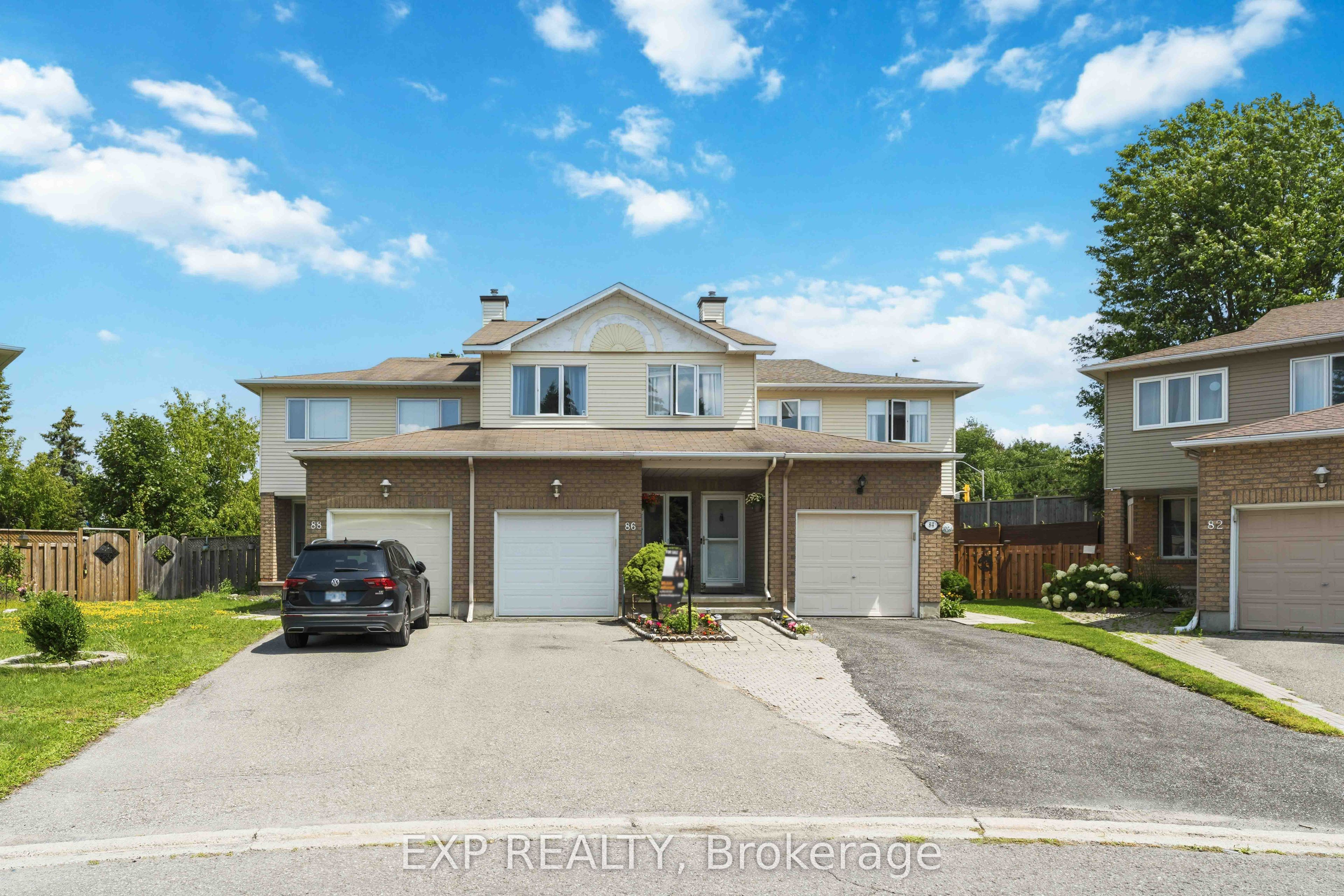 Residential in Hunt Club - South Keys and Area