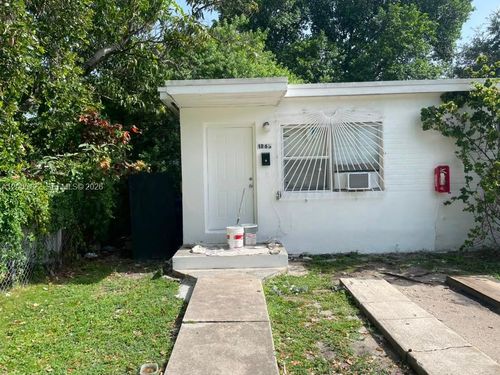 1861 Nw 49th St, MIAMI, FL, 33142-4010 | Card Image