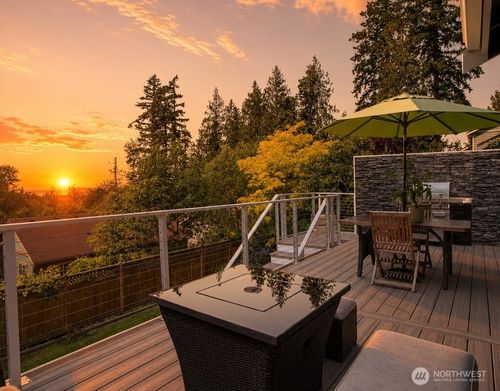 2316 36th St, Bellingham, WA, 98229-6301 | Card Image