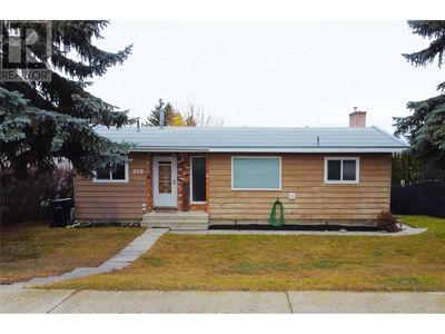 828 14 Th St S, House other with 4 bedrooms, 2 bathrooms and 2 parking in Cranbrook BC | Image 1