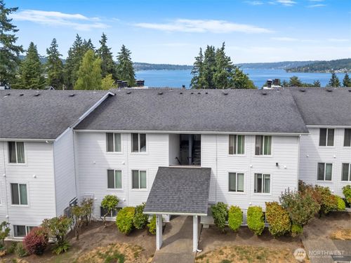 apt-b103-4183 W Lake Sammamish Pkwy Se, Bellevue, WA, 98008-6516 | Card Image