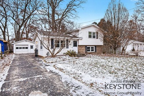 1510 Southlawn Dr, Wyoming, MI, 49509-4356 | Card Image