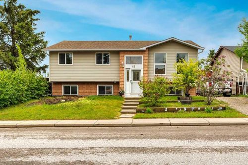 41 Brentwood Dr, Strathmore, AB, T1P1H9 | Card Image