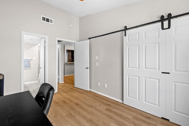 Second Bedroom with En suite bathroom. | Image 22