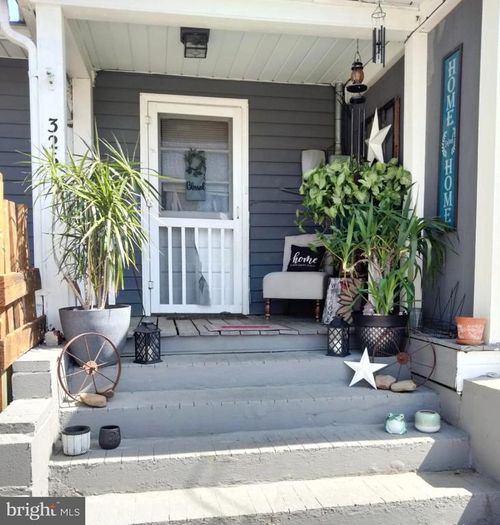 326 Locust St, FRANKLIN, WV, 26807-6624 | Card Image