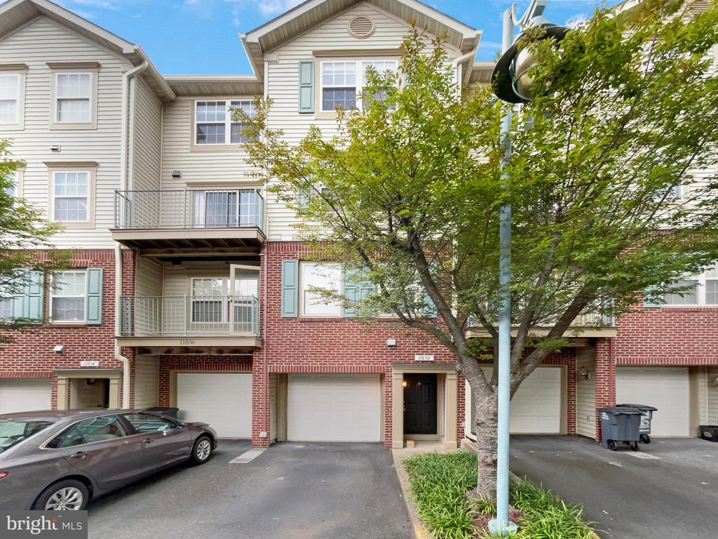 Breton Ct, Reston, VA 20191