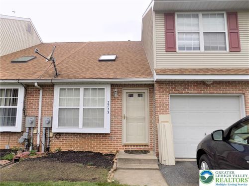2733 Victoria Ln, Palmer Twp, PA, 18045-5274 | Card Image