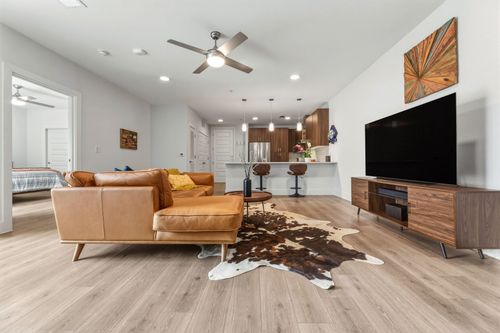 apt-317-2213 Poquito St, Austin, TX, 78722-2465 | Card Image