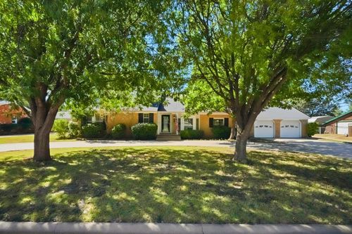 2016 Regent Dr, Abilene, TX, 79605-5712 | Card Image