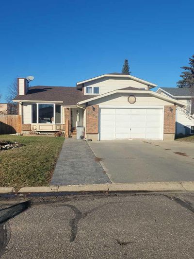 4420 - 54A 54 A Ave, House detached with 4 bedrooms, 3 bathrooms and 2 parking in High Prairie AB | Image 1