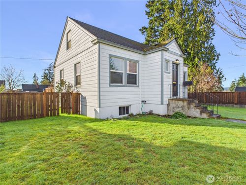 2103 E 21st Street, Bremerton, WA, 98310 | Card Image