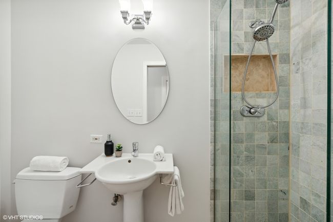APT-3W - 660 W Roscoe St, Home with 2 bedrooms, 2 bathrooms and 1 parking in CHICAGO IL | Image 19