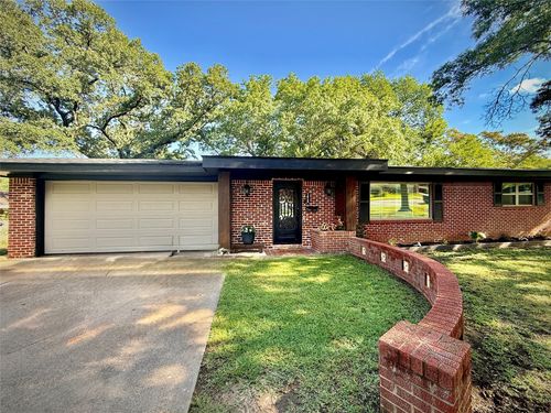 1415 Scenic Dr, Graham, TX, 76450-4908 | Card Image