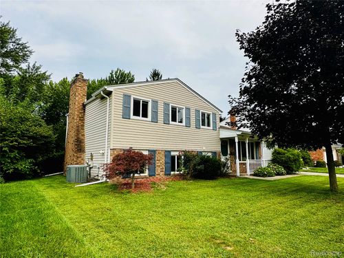 329 Cranbrook Blvd, Monroe, MI, 48162-3521 | Card Image