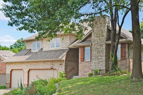 986 W Sycamore St, Springfield, MO, 65810-2552 | Card Image
