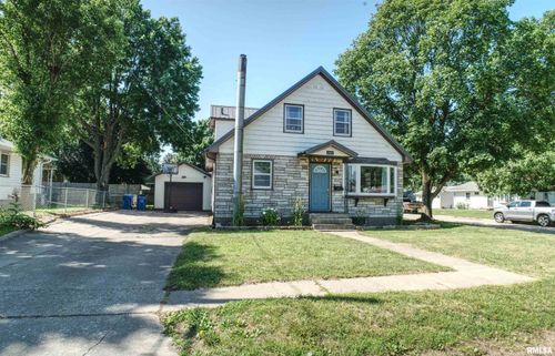 1221 4th St, Camanche, IA, 52730-2119 | Card Image