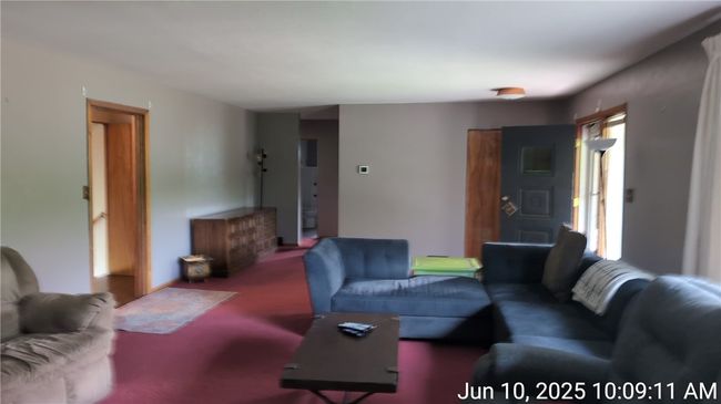 living room | Image 27