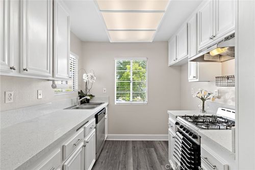 9 Via Cresta, Rancho Santa Margarita, CA, 92688-2331 | Card Image