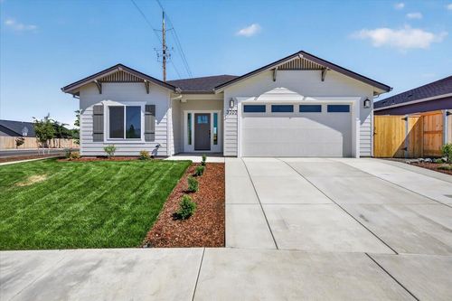 3707 Ford Drive, Medford, OR, 97504 | Card Image