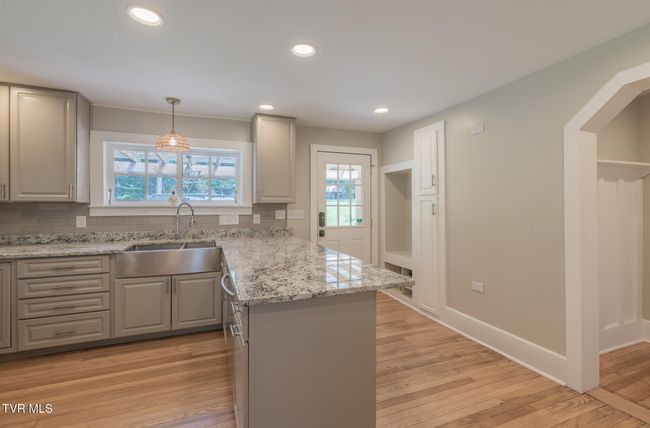 31232 Hollyfield Rd, House other with 3 bedrooms, 3 bathrooms and null parking in Damascus VA | Image 15