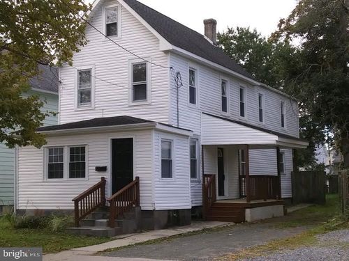 620 Bridgeboro St, RIVERSIDE, NJ, 08075-3303 | Card Image
