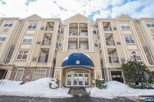 6105 Harcourt Rd, Clifton, NJ, 07013-2694 | Card Image