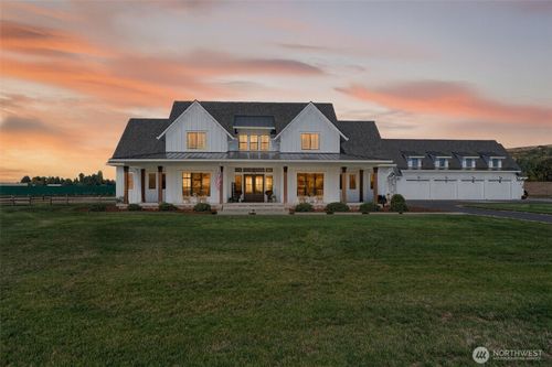 370 Tulip Ln, Woodland, WA, 98674-9394 | Card Image