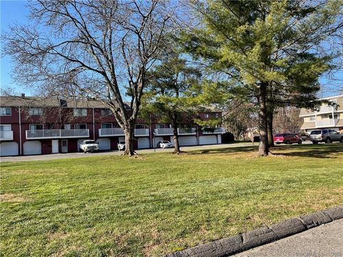 72-72 Churchill Dr, Newington, CT, 06111-4023 | Card Image