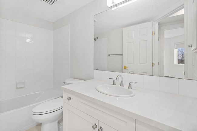 2205 - 7451 Springbank Blvd Sw, Condo with 2 bedrooms, 2 bathrooms and 1 parking in Calgary AB | Image 37