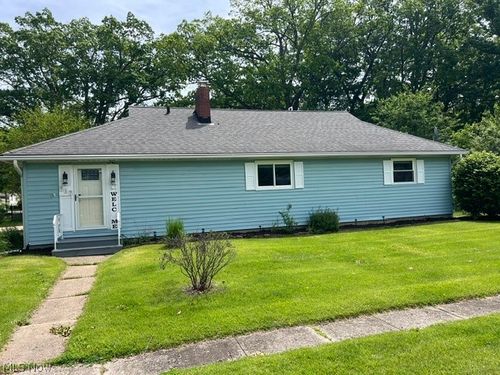 717 Hazelwood Dr, Vermilion, OH, 44089-2451 | Card Image