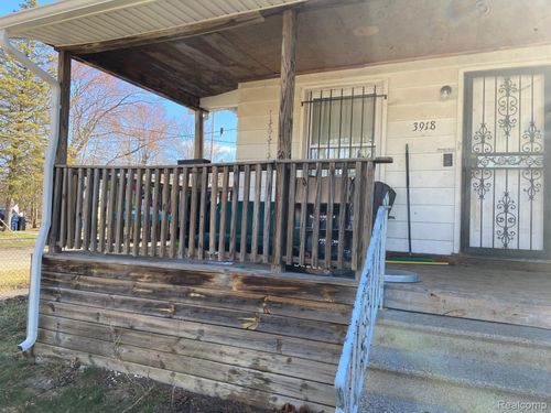 3918 Trumbull Ave, Flint, MI, 48504-3737 | Card Image