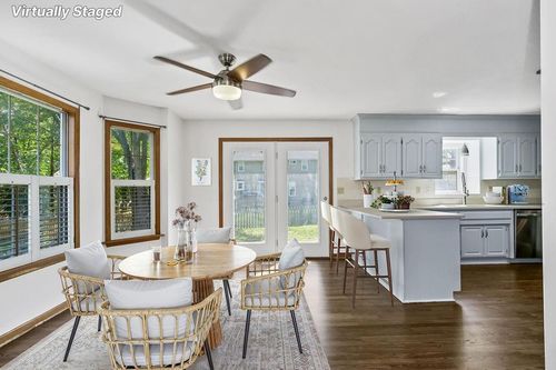 1029 Se Country Ln, Lee's Summit, MO, 64081-3152 | Card Image