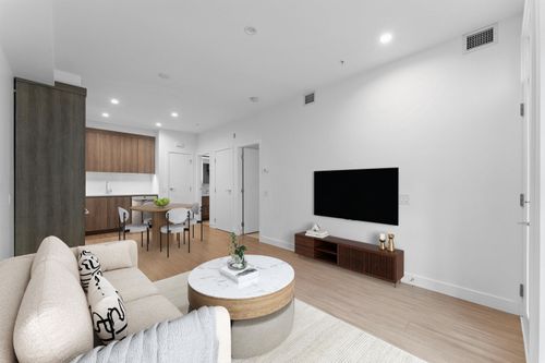 111-2060 Curling Rd, North Vancouver, BC, V7P0E1 | Card Image