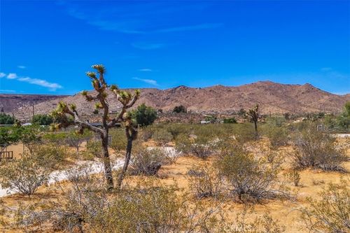 55926 Tananger Road, Yucca Valley, CA, 92284 | Card Image