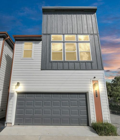829 N Emile St, Houston, TX, 77020-7126 | Card Image
