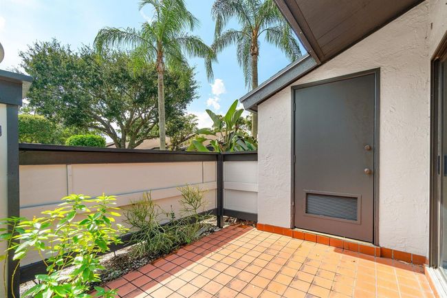 476 Lynbrook Ct, Condo with 2 bedrooms, 2 bathrooms and null parking in Royal Palm Beach FL | Image 5