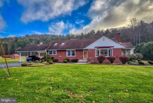 418 Park Ave, LOCK HAVEN, PA, 17745-8874 | Card Image