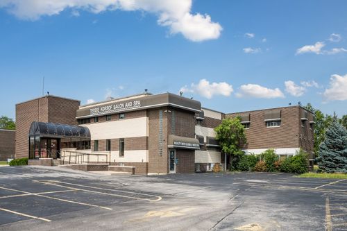 281 Waukegan Rd, Northfield, IL, 60093-2718 | Card Image
