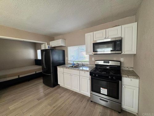 634 Erica St, Escondido, CA, 92027 | Card Image