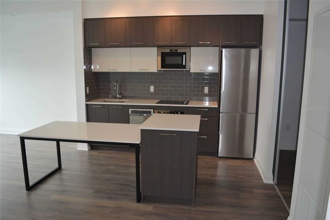 313 - 4800 Highway 7 Rd, Condo with 2 bedrooms, 1 bathrooms and 1 parking in Vaughan ON | Image 4