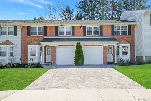 37 Santa Barbara, Oyster Bay, NY, 11803 | Card Image