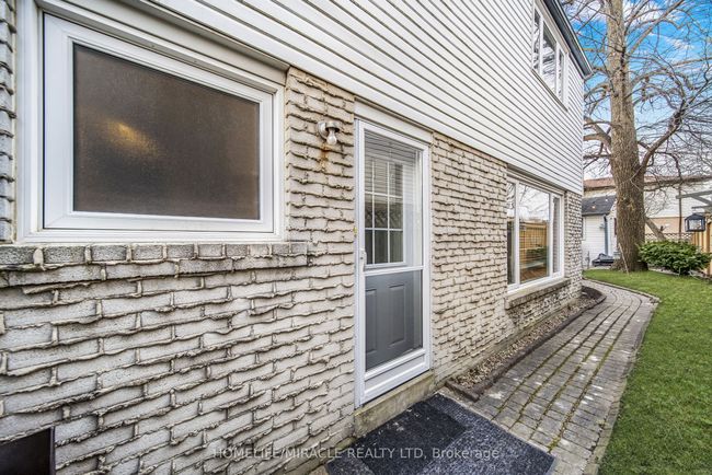 38 River View Dr, House other with 4 bedrooms, 3 bathrooms and 4 parking in Brampton ON | Image 38