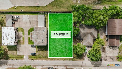 902 Simpson Rd, Victoria, TX, 77904-1481 | Card Image