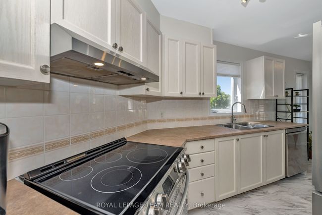 6 - 85 Cresthaven Dr, Condo with 2 bedrooms, 2 bathrooms and 1 parking in Nepean ON | Image 11