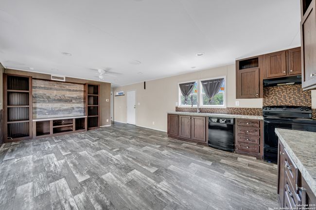 6 River Bluff Dr, House other with 4 bedrooms, 3 bathrooms and null parking in Lytle TX | Image 23