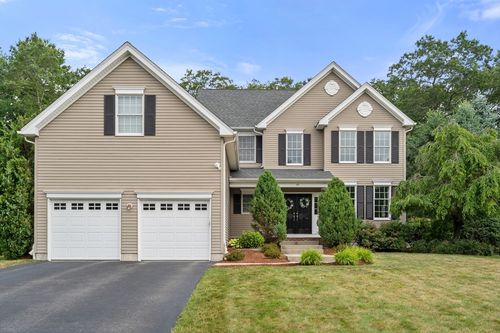 49 Hound Pack Cir, East Walpole, MA, 02032-1049 | Card Image