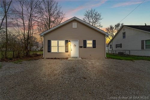 147 Paulanna Ave, Austin, IN, 47102-1121 | Card Image