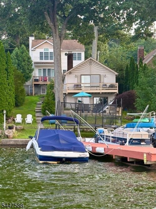 121 Maxim Dr, Hopatcong, NJ, 07843-1900 | Card Image