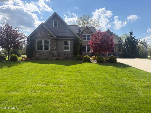 5716 Hamptons Dr, Monclova, OH, 43542-8611 | Card Image