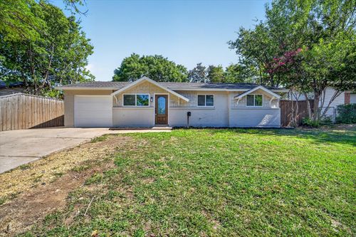 4421 Gary Dr, Haltom City, TX, 76117-3536 | Card Image
